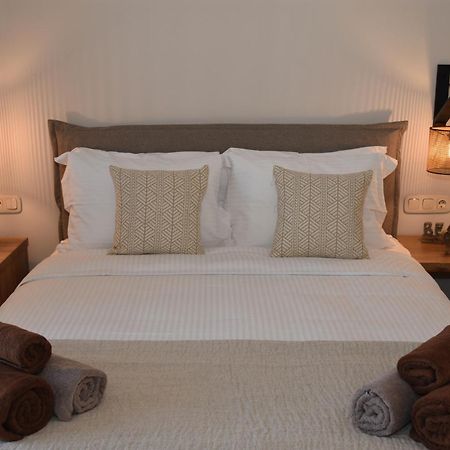 Living Moments Villa ฟิรา ภายนอก รูปภาพ
