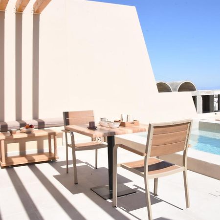 Living Moments Villa ฟิรา ภายนอก รูปภาพ