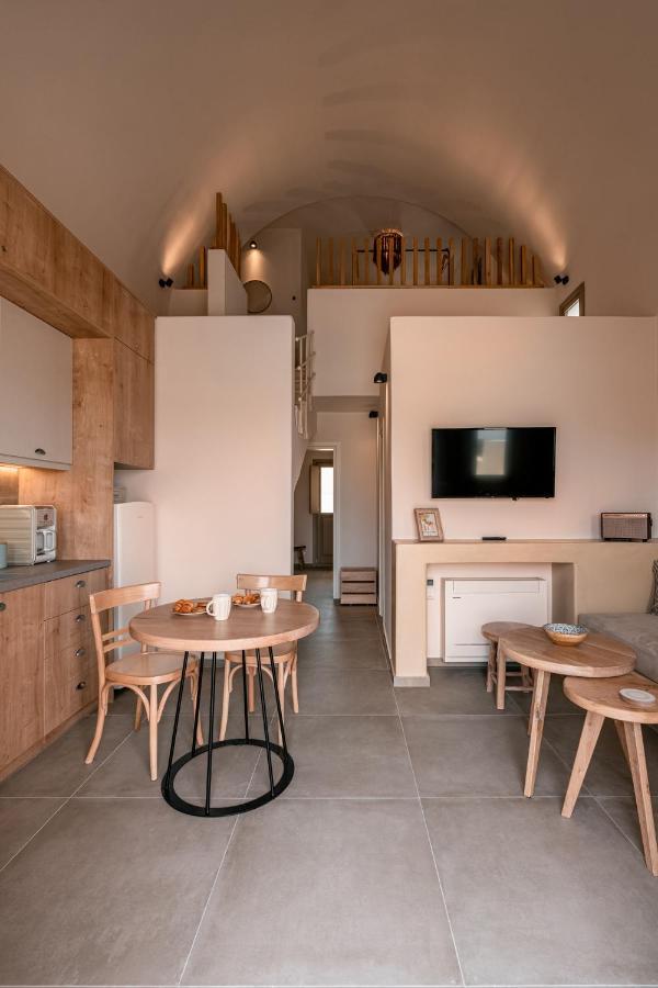 Living Moments Villa ฟิรา ภายนอก รูปภาพ