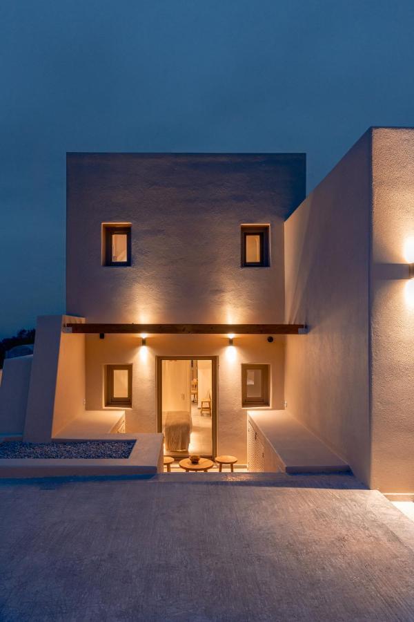 Living Moments Villa ฟิรา ภายนอก รูปภาพ