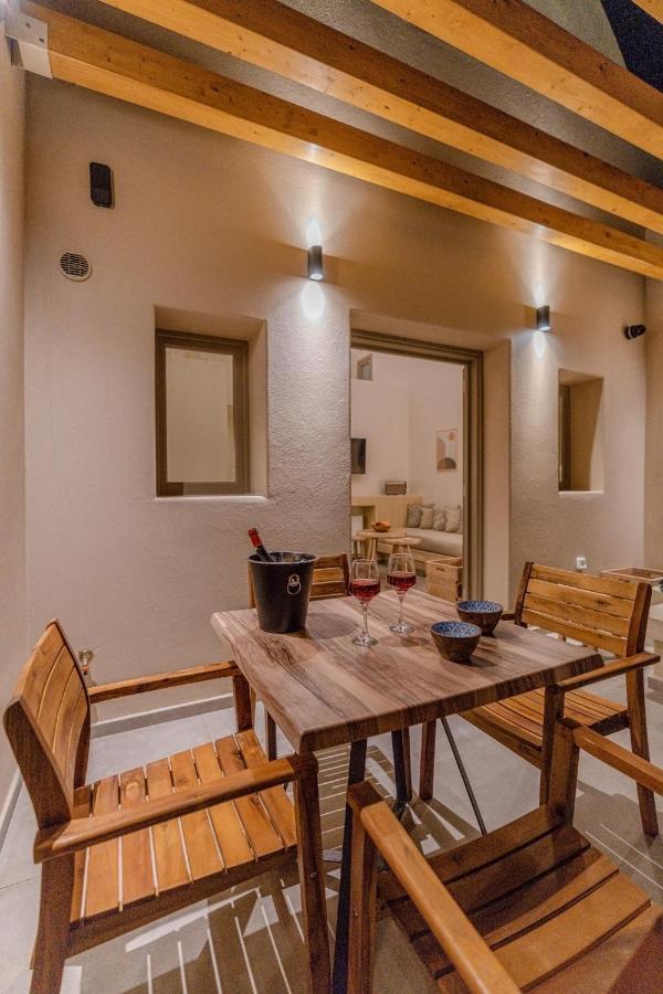 Living Moments Villa ฟิรา ภายนอก รูปภาพ
