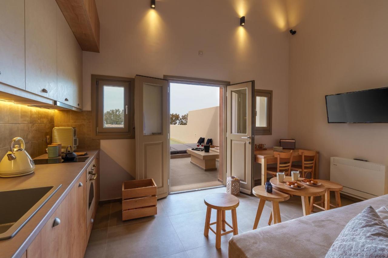 Living Moments Villa ฟิรา ภายนอก รูปภาพ