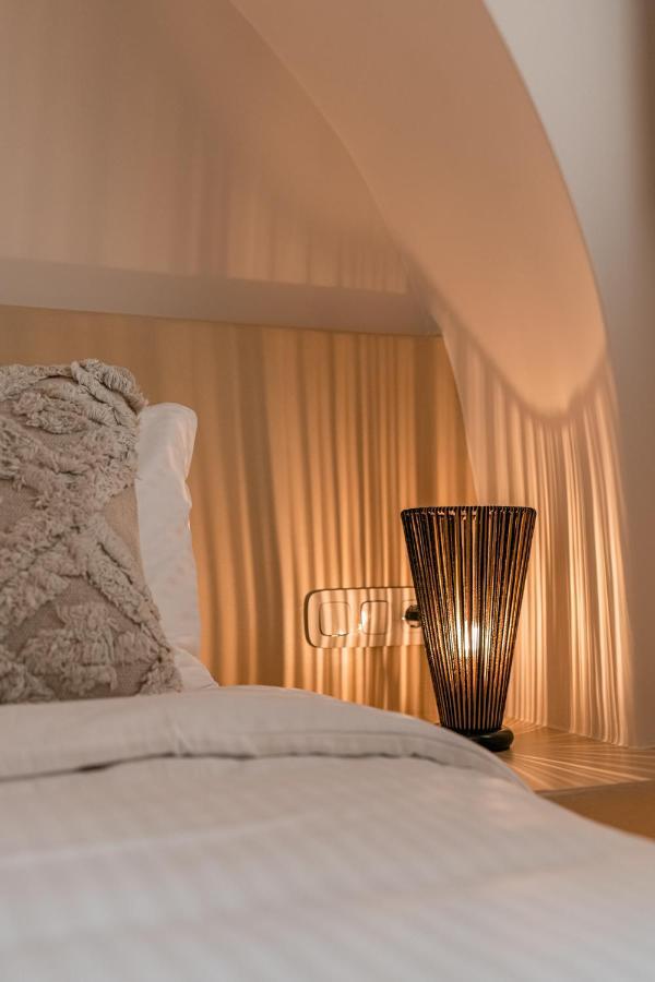 Living Moments Villa ฟิรา ภายนอก รูปภาพ