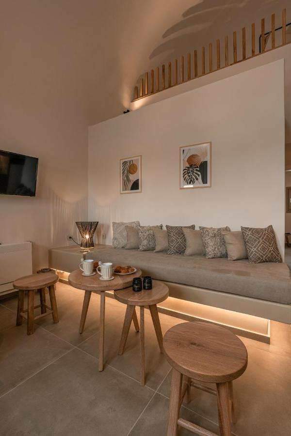 Living Moments Villa ฟิรา ภายนอก รูปภาพ