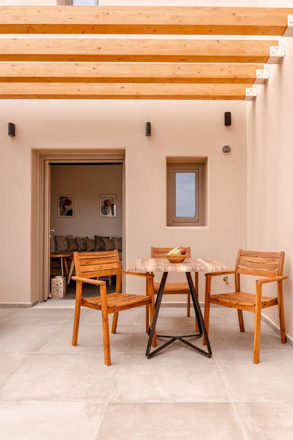 Living Moments Villa ฟิรา ภายนอก รูปภาพ