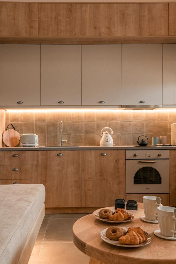 Living Moments Villa ฟิรา ภายนอก รูปภาพ