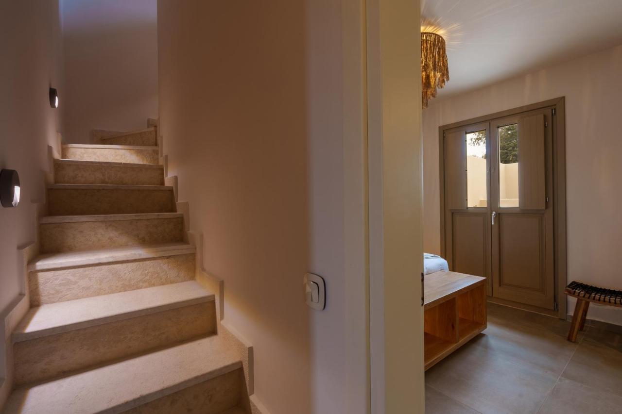Living Moments Villa ฟิรา ภายนอก รูปภาพ