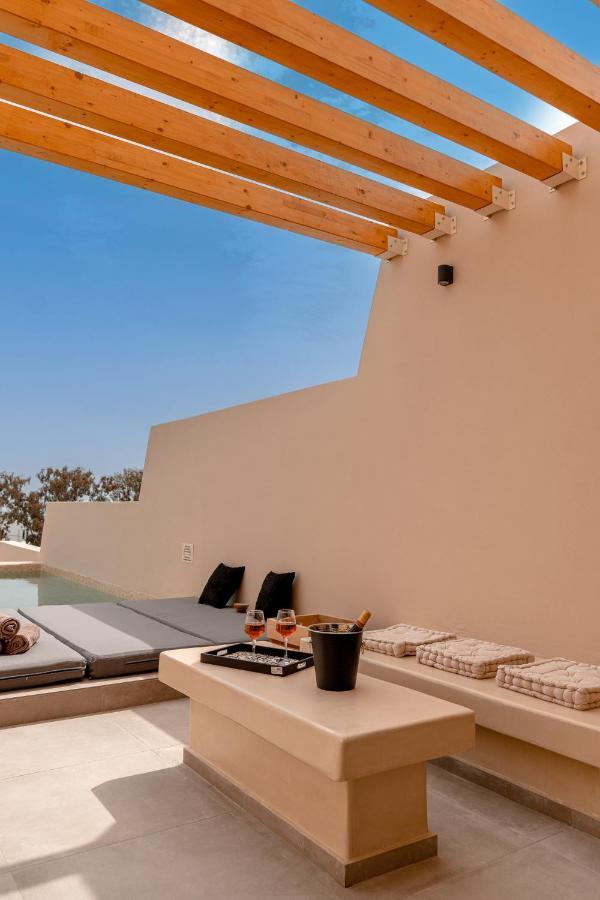 Living Moments Villa ฟิรา ภายนอก รูปภาพ