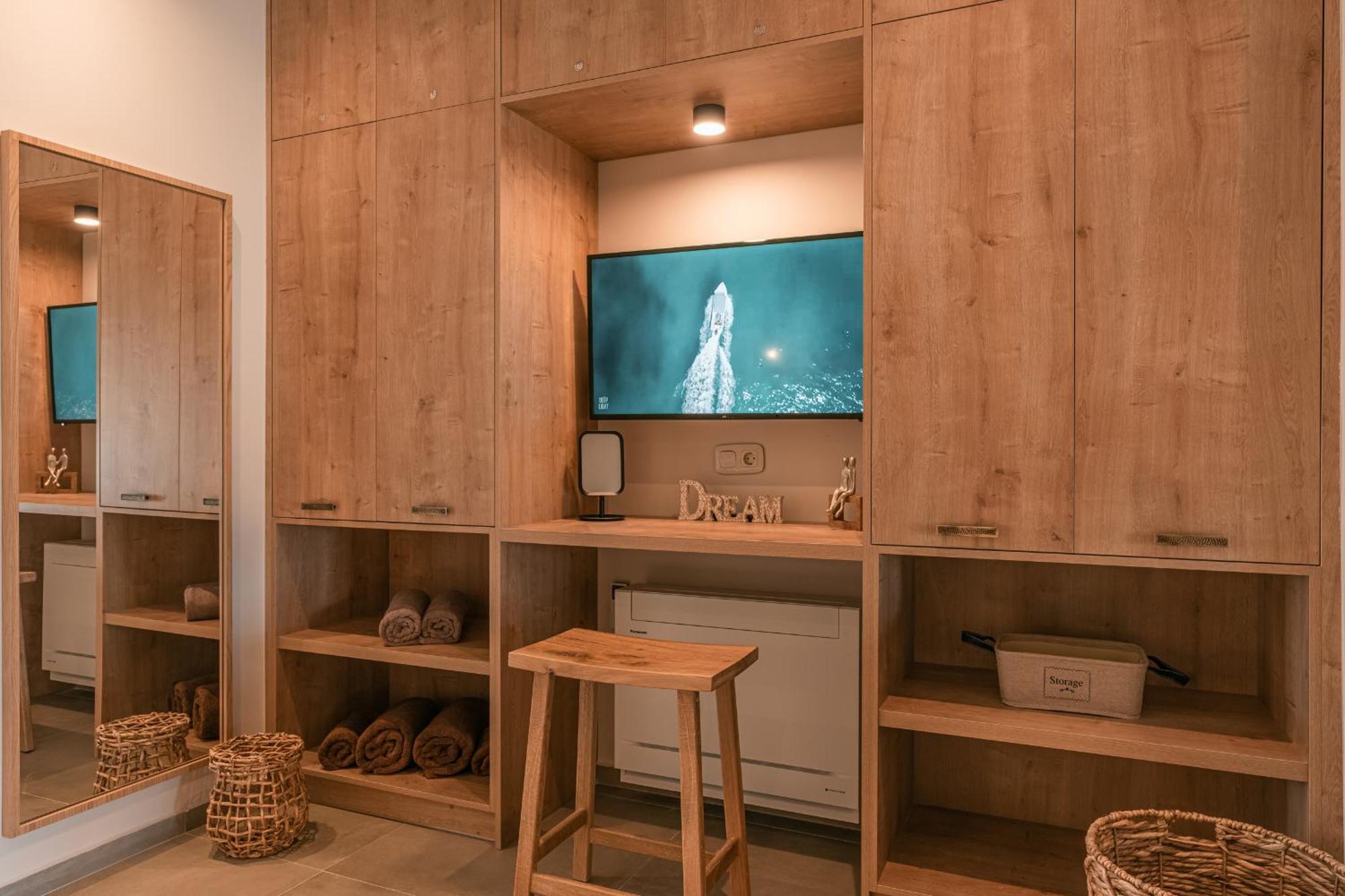 Living Moments Villa ฟิรา ภายนอก รูปภาพ