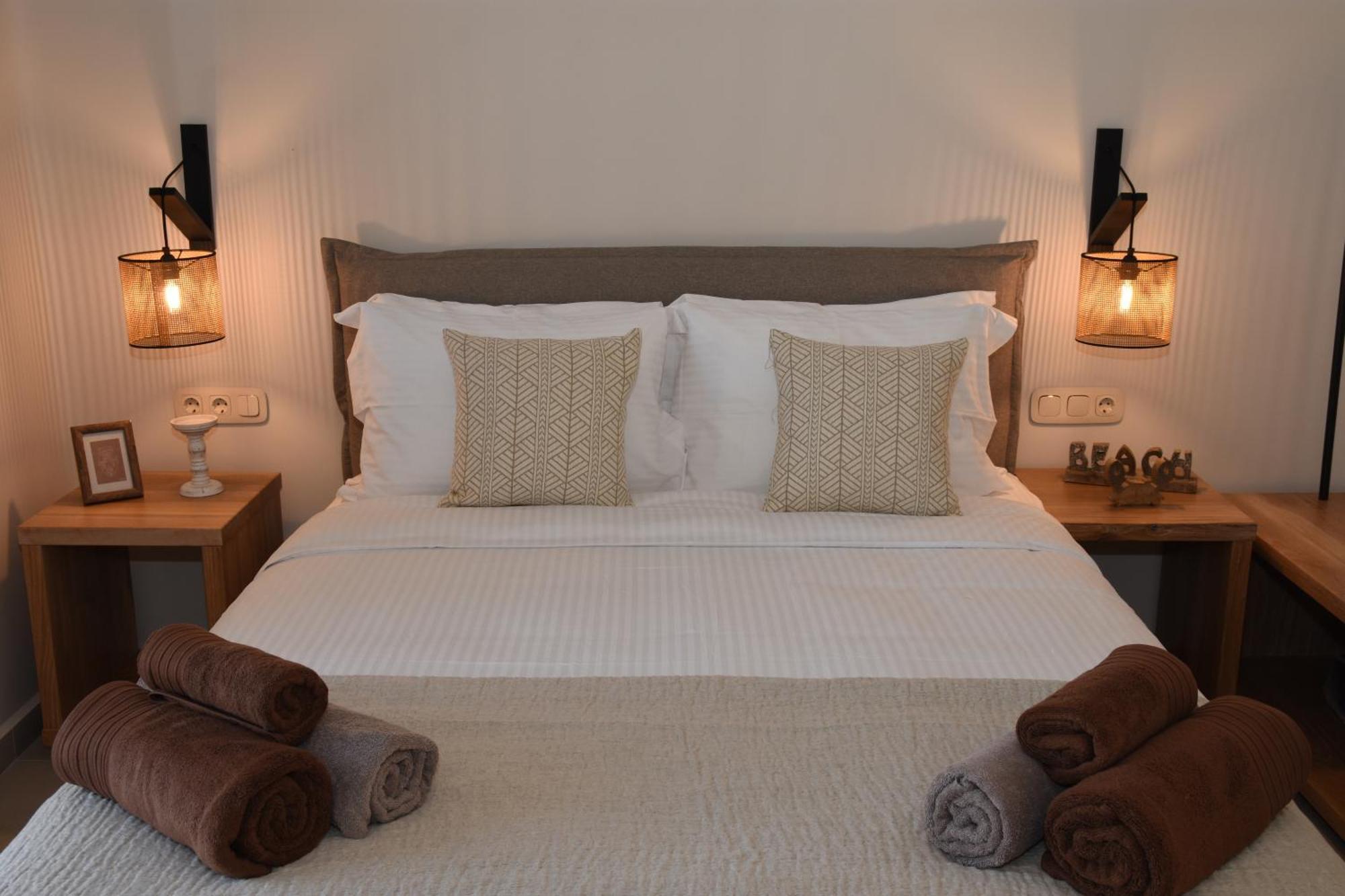 Living Moments Villa ฟิรา ภายนอก รูปภาพ