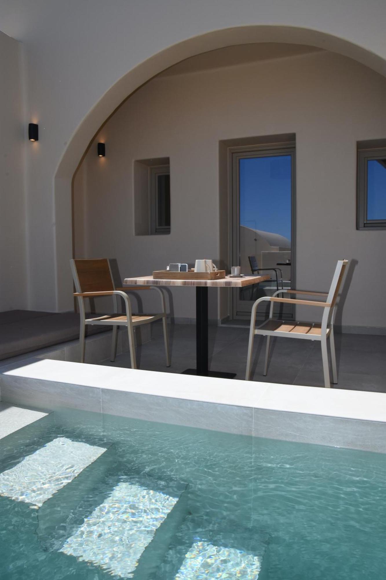 Living Moments Villa ฟิรา ภายนอก รูปภาพ