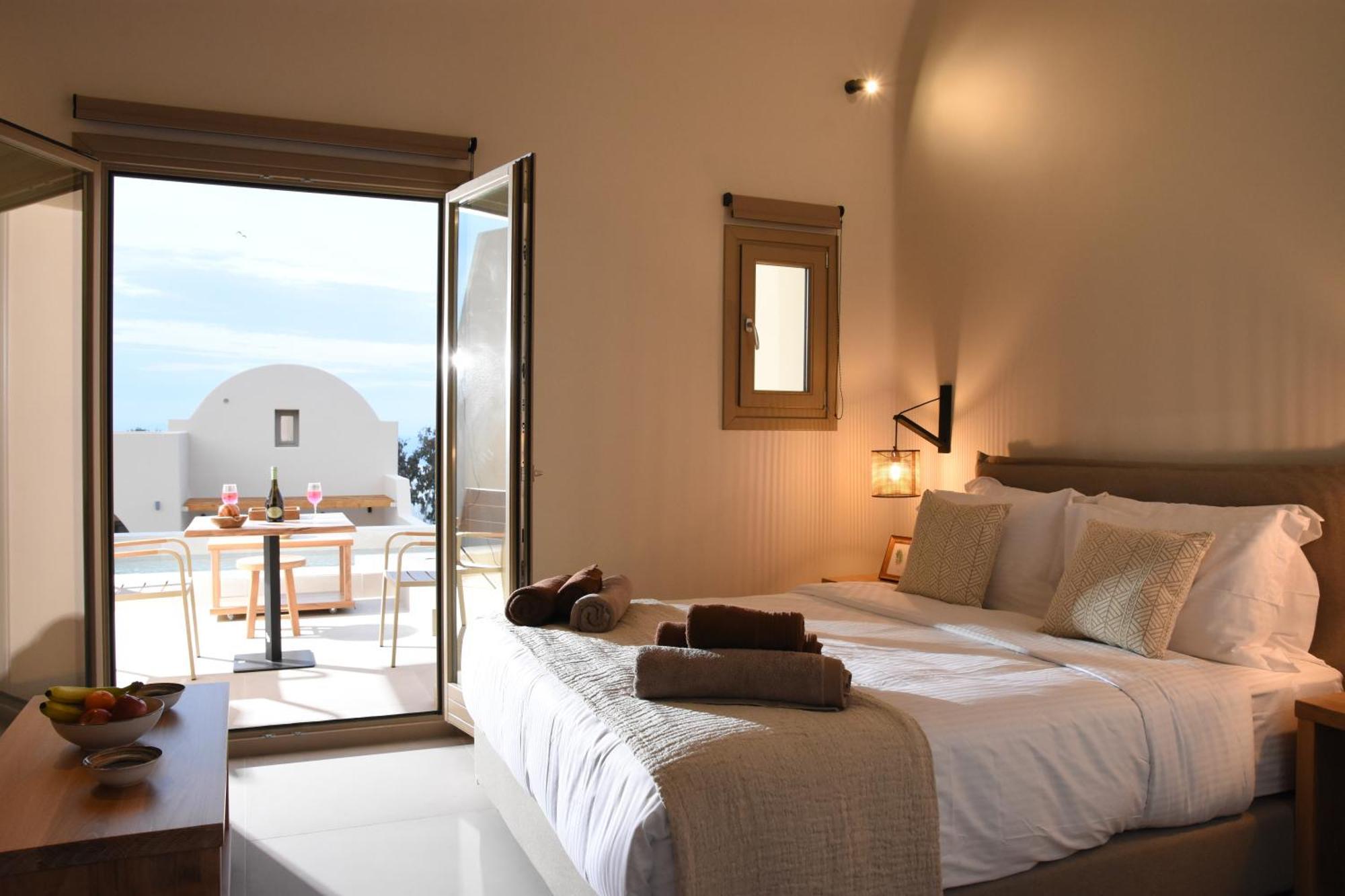 Living Moments Villa ฟิรา ภายนอก รูปภาพ